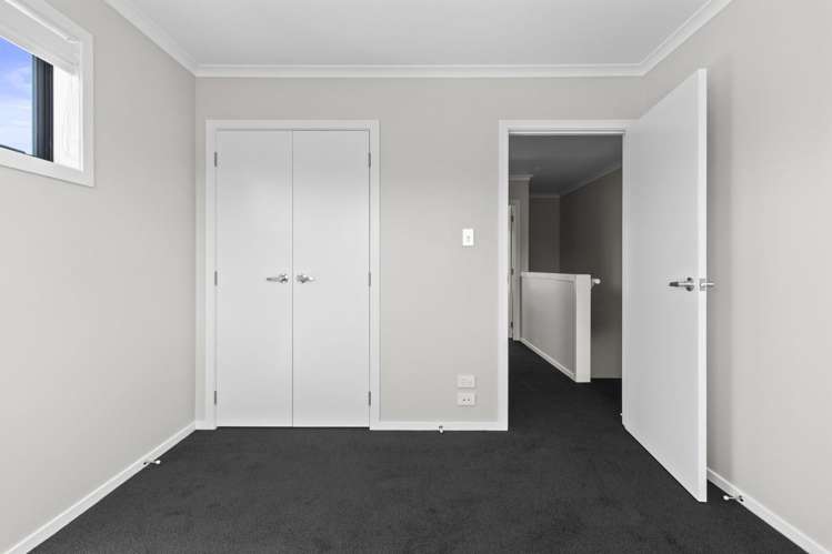 2/1 Garthwood Road Hillcrest_10