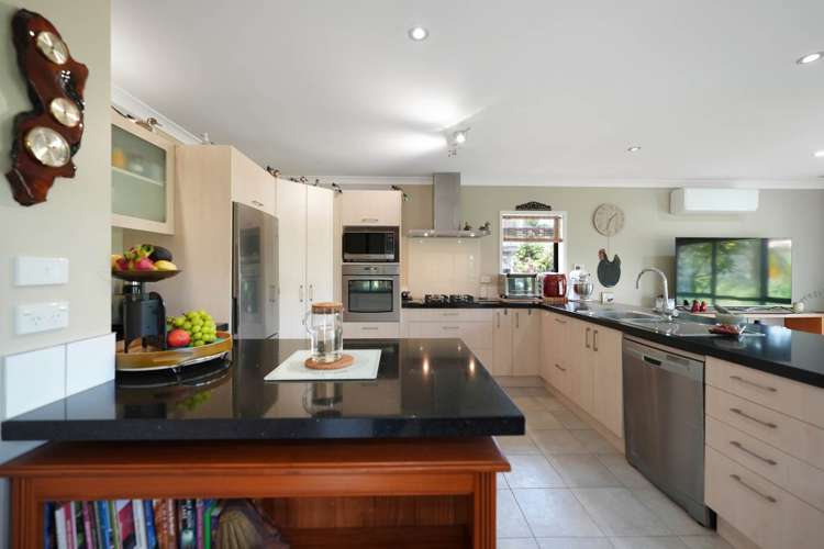 214 Kyle Road Greenhithe_8