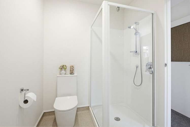 2/4 Richard Street 1360_9