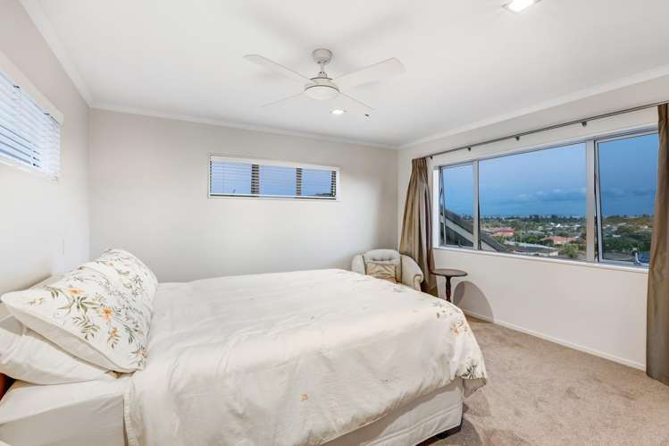 63 Chesterfield Way Orewa_16