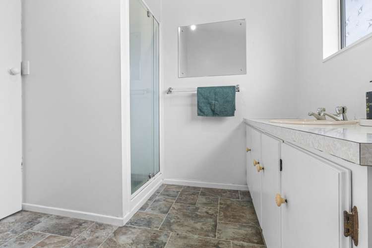 219 Parklands Avenue Bell Block_12