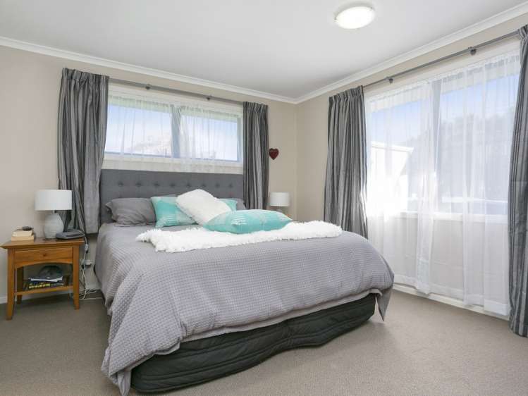 6 De La Mare Drive Leamington_8