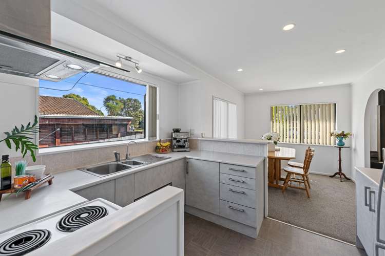 37 Gosford Drive Botany Downs_8