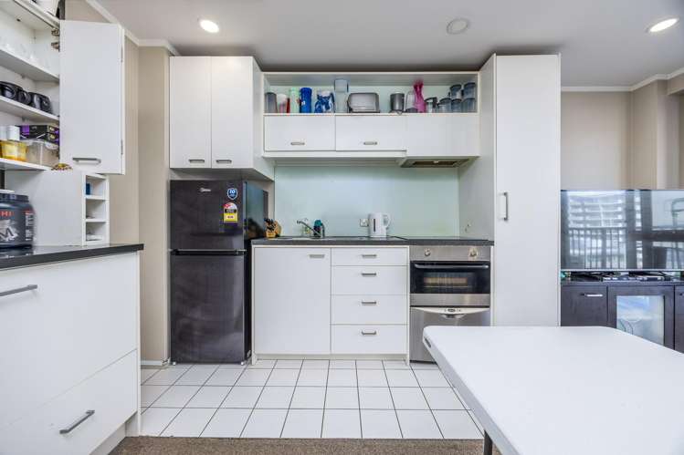 909/53 Cook Street_4