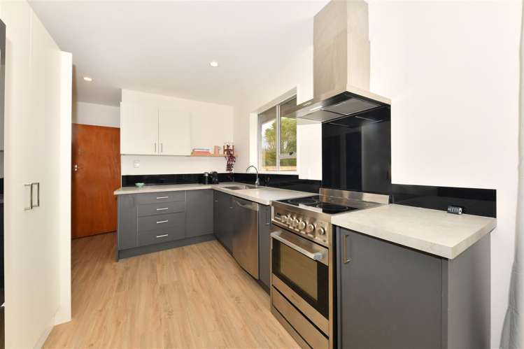 42 Trafford Street Harewood_8
