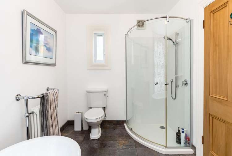 302 Eringa Road Gladstone_16