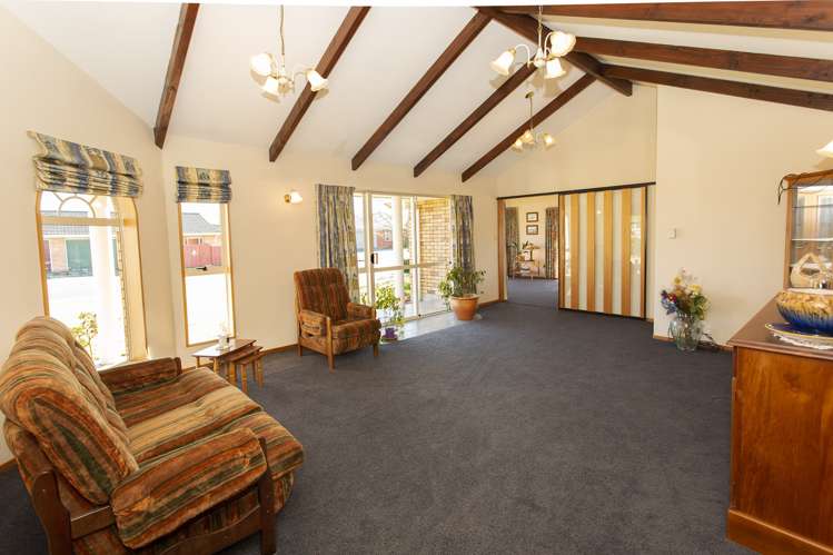 98 Pages Road Allenton_6