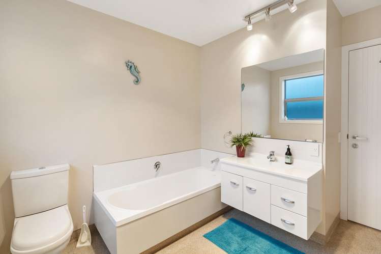 2d Rhodes Street Seaview_10