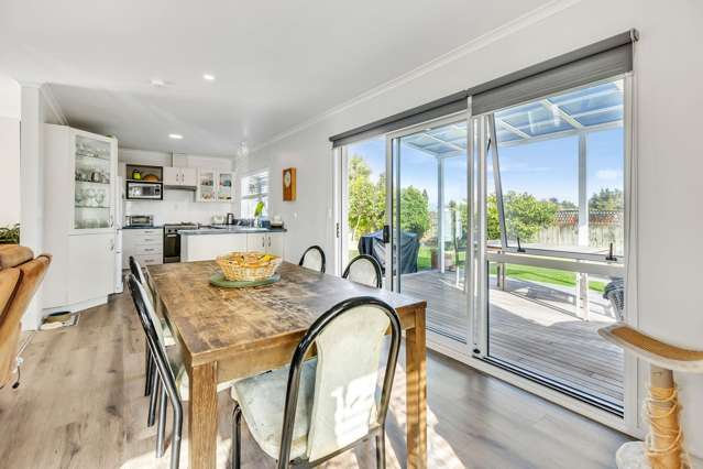 12 Stonebridge Park Drive Holdens Bay_3