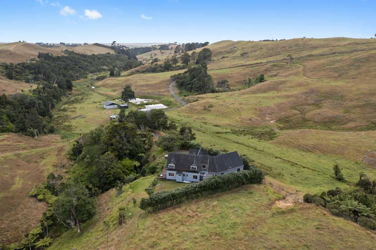 231 J Renall Road Pollok_16