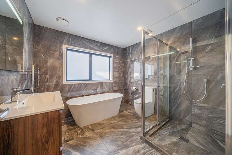 111 Queen Charlotte Drive Aotea_19