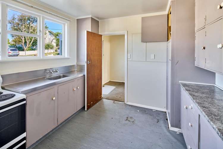 3 - 5 York Place Cannons Creek_13