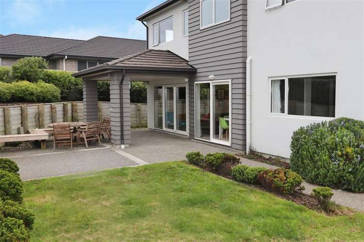 14 Paparoa Crescent Aotea_22