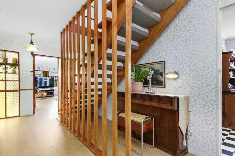 4 McKeefry Grove Tawa_10