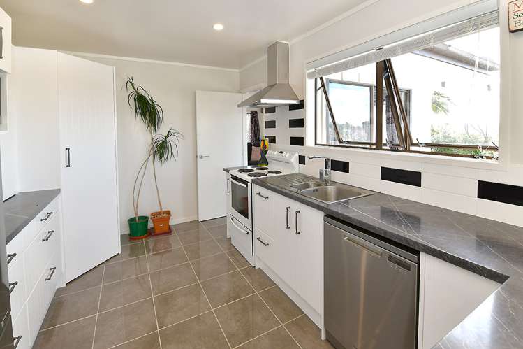 2 Adam Sunde Place Glen Eden_5