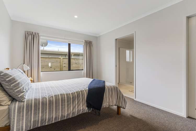 51 Couldrey Crescent Red Beach_16