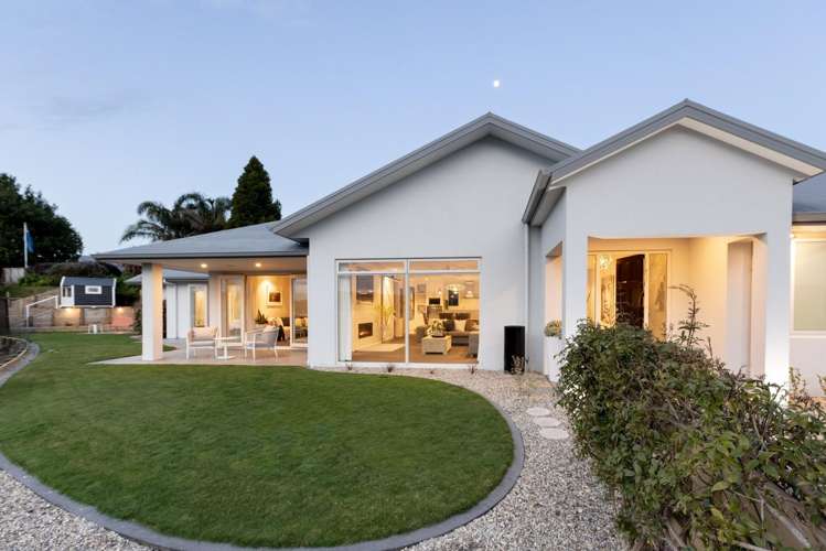 40 Broadwater Close Pyes Pa_22