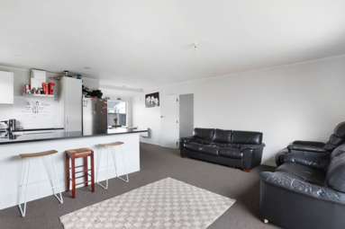 2/13 Hamurana Place_3