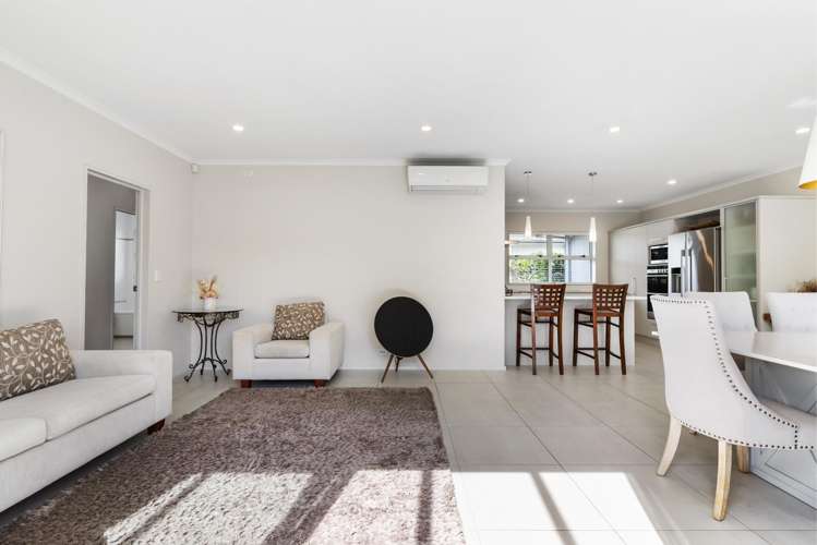 7 Andalusian Way Karaka_10