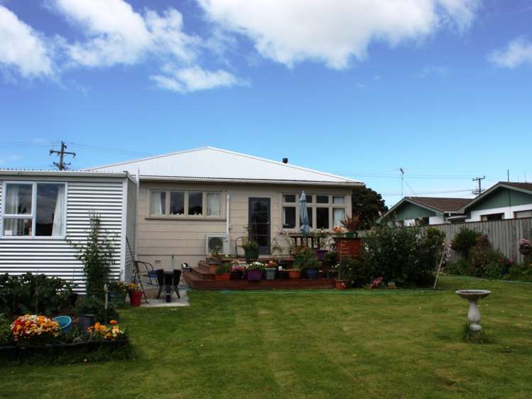 31 Main Road Owaka_14