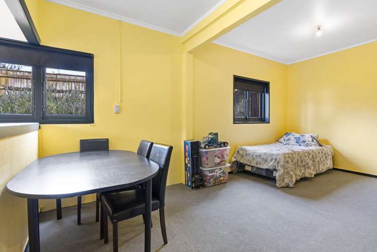 10 Hillside Crescent Westown_12