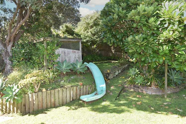 24 Domain Crescent Muriwai_27