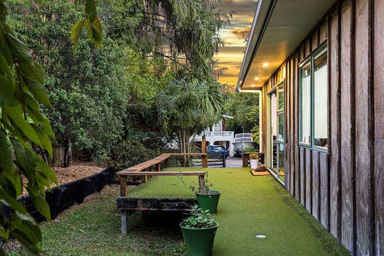 25a Crompton Road Massey_11