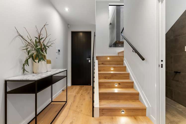 2/53 Regina Street_5
