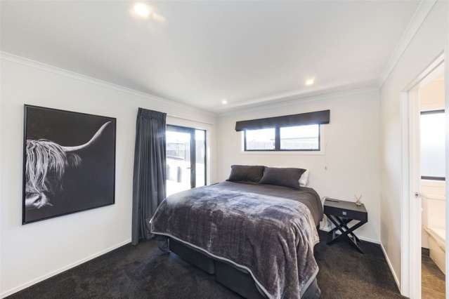 8 Poplar Grove Feilding_4