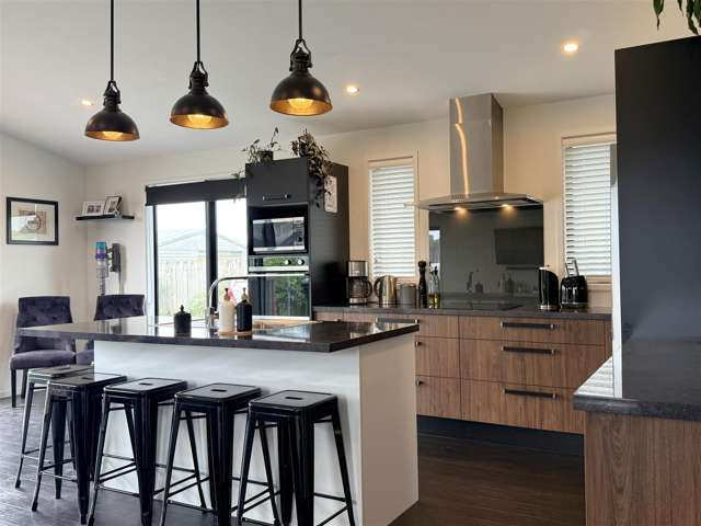 64 Blake Street Blaketown_3