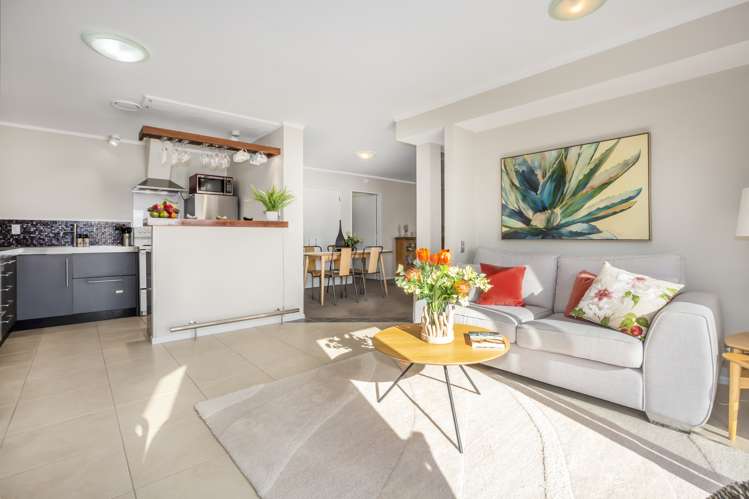 15a Seaview Road Paremata_19