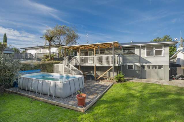 Sunsets, Pool Days & BBQ Bragging Rights