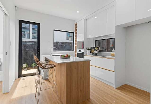 C/10 Bagnall Avenue Pt England_1