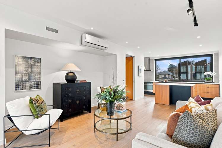 2/197 Hereford Street_5