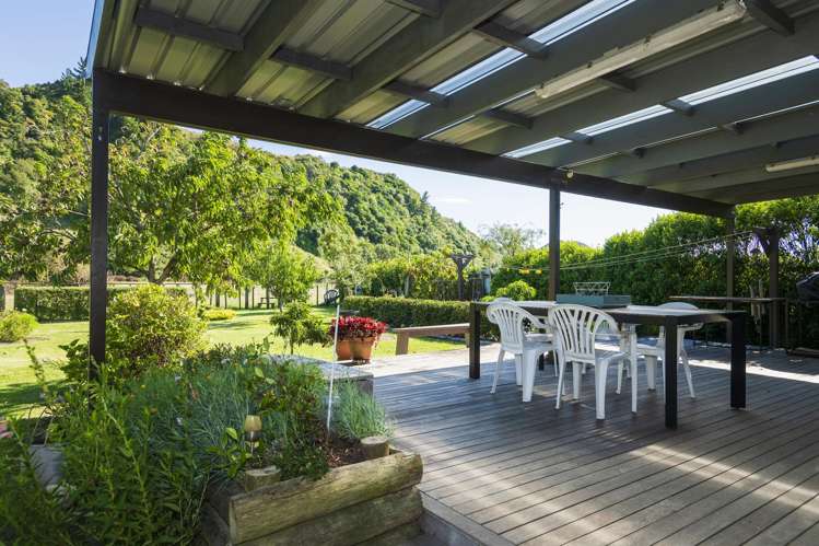 1 Forster Street Tolaga Bay_13