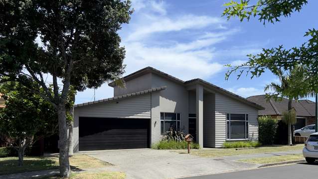 Four bedrooms close to schools and shops