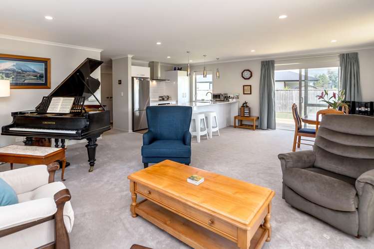 25 Tarata Grove Masterton_9