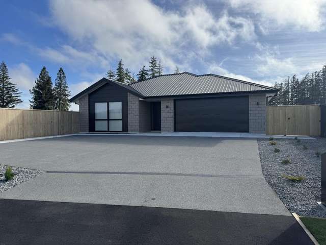 Modern Living in Darfield!