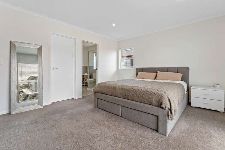 8 Onekura Street Red Beach_16