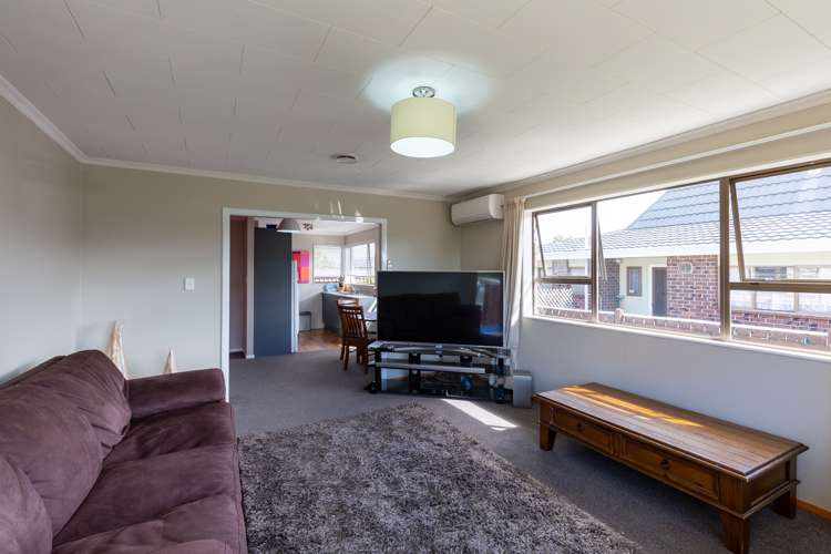 2/1 Byron Place Stoke_2