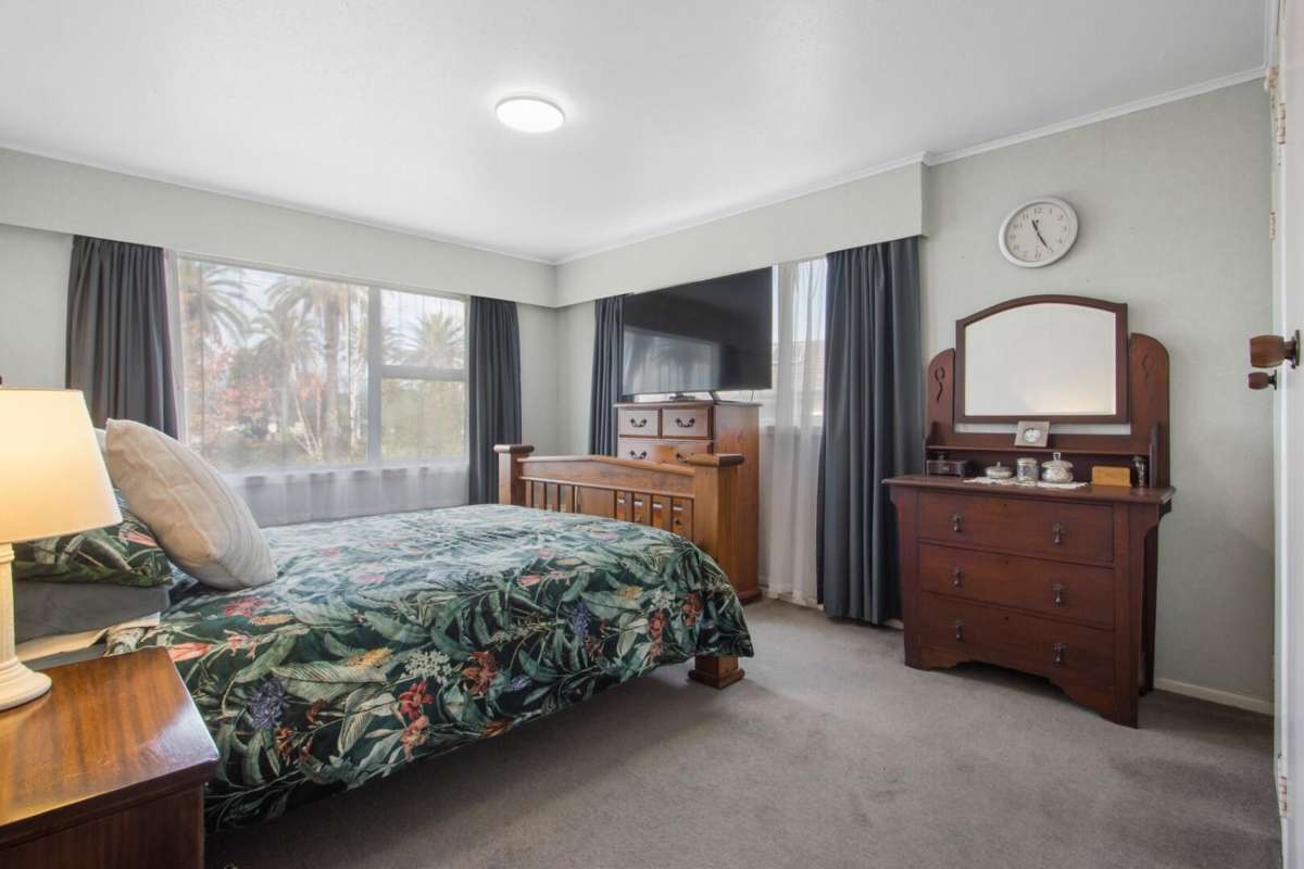 122 Parry Palm Avenue_2