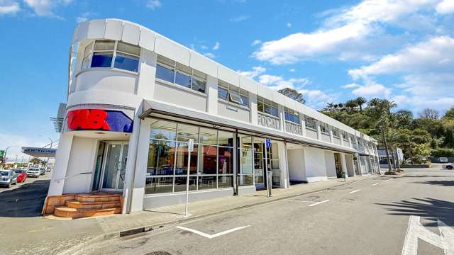 Leasing options - Clive Square West