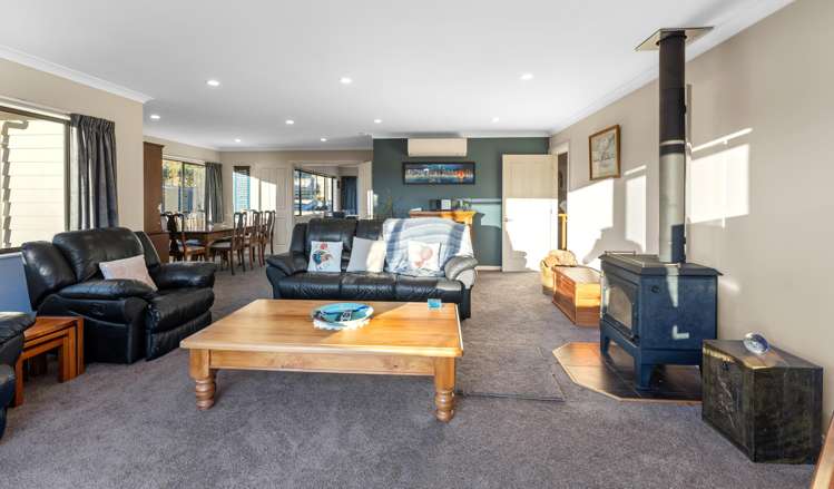 14 Nugget Grove Raumati Beach_8