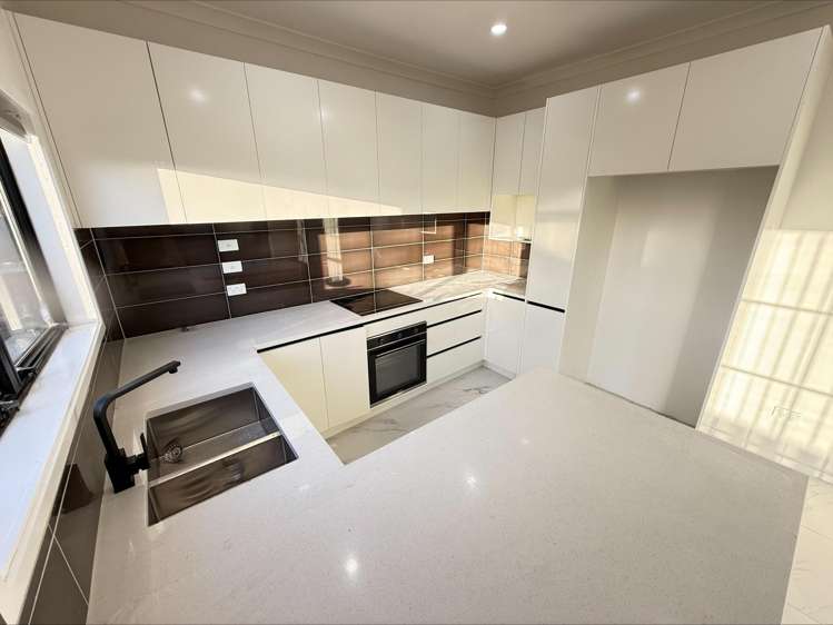 24 Hunua Road Papakura_11