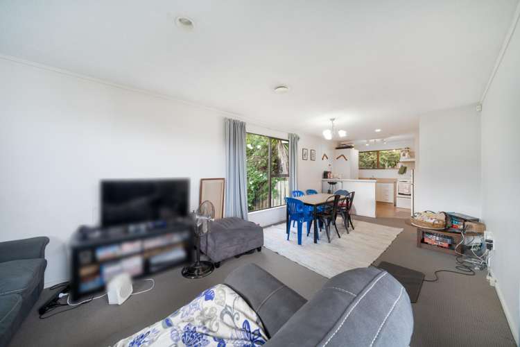14 Penguin Grove Waitangirua_3