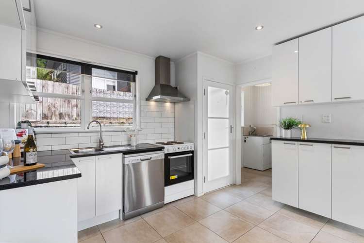 75A Vandeleur Avenue Birkdale_8