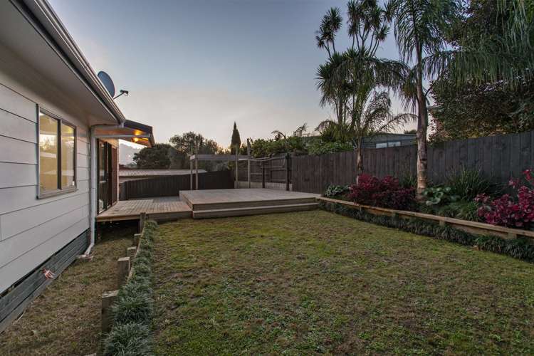 2/45 Taioma Crescent Te Atatu Peninsula_2