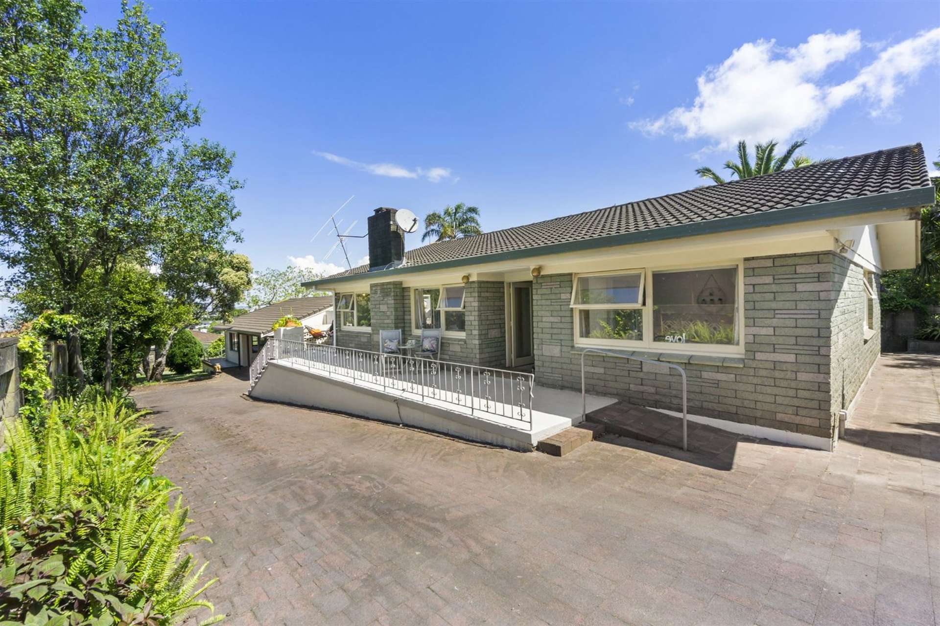 115 Sunset Road Totara Vale_0