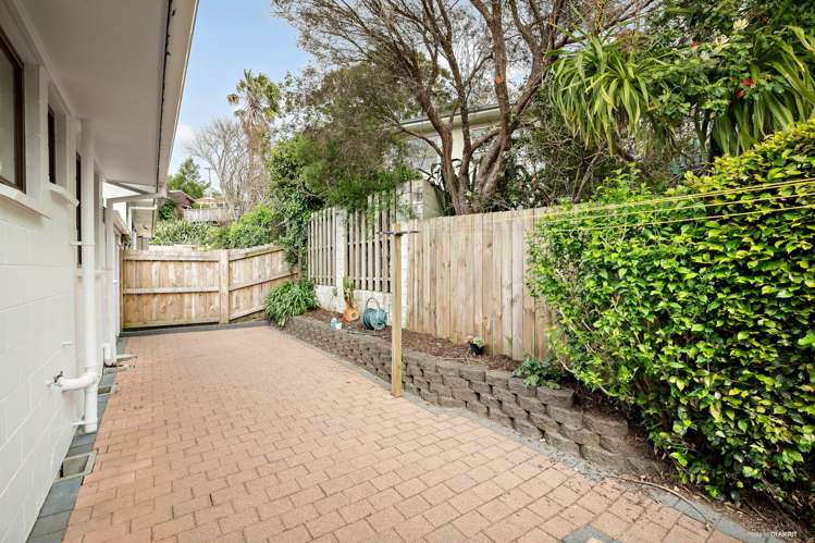 1/7 Leigh Terrace Glenfield_6