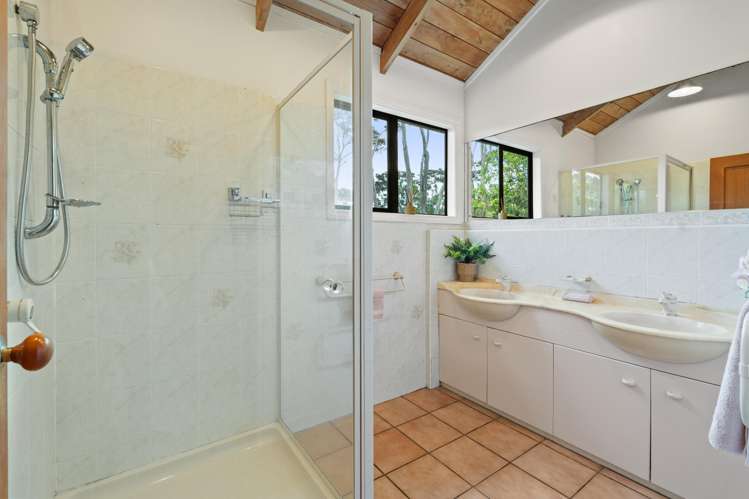 8 Chenery Road Red Beach_25
